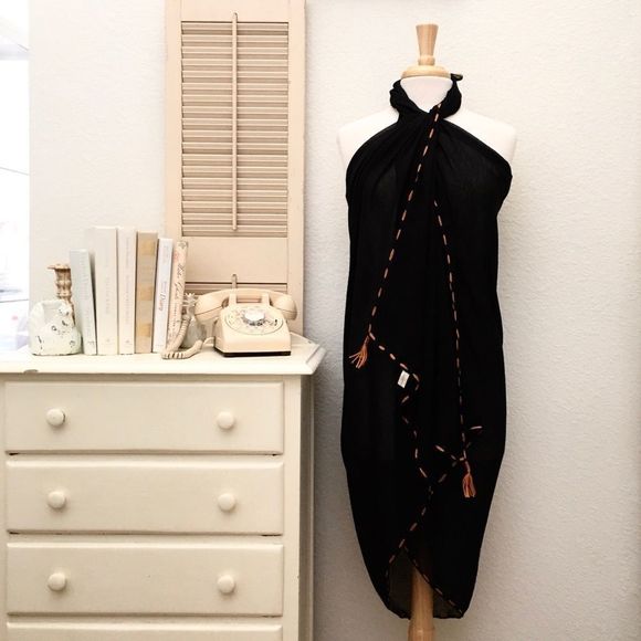 Yarn Stitched Trim, Tassel Accent Wrap Scarf, NWT - Picture 6 of 7